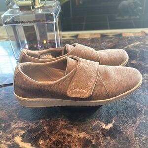 Skechers Madison Avenue - Distinctly Walking Sneakers Women Size 9